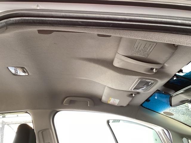 フィットハイブリッド Ｆパッケージ　メモリーナビ　衝突低減ブレーキ　ＥＴＣ　地デジＴＶ　盗難警報装置　記録簿有り　ＡＵＴＯエアコン　カーテンエアバック　助手席エアバック　ＥＣＯＮ　リヤカメラ　ＡＢＳ付　横滑り防止システム　ナビテレビ（52枚目）