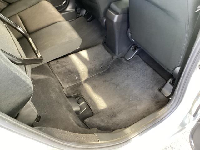 フィットハイブリッド Ｆパッケージ　メモリーナビ　衝突低減ブレーキ　ＥＴＣ　地デジＴＶ　盗難警報装置　記録簿有り　ＡＵＴＯエアコン　カーテンエアバック　助手席エアバック　ＥＣＯＮ　リヤカメラ　ＡＢＳ付　横滑り防止システム　ナビテレビ（59枚目）