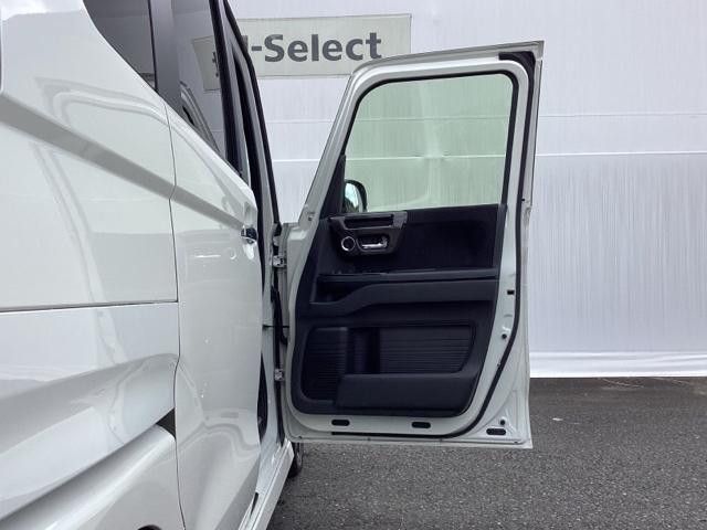 Ｎ－ＢＯＸカスタム Ｇ・Ｌホンダセンシング　メモリーナビ　ＥＴＣ　リアカメラ　フルセグ　パワーウインドー　記録簿有　Ｂモニタ　横滑防止　スマートキープッシュスタート　運転席エアバッグ　ＡＵＴＯエアコン　キーフリーシステム　クルコン　ＤＶＤ　ＰＳ（24枚目）