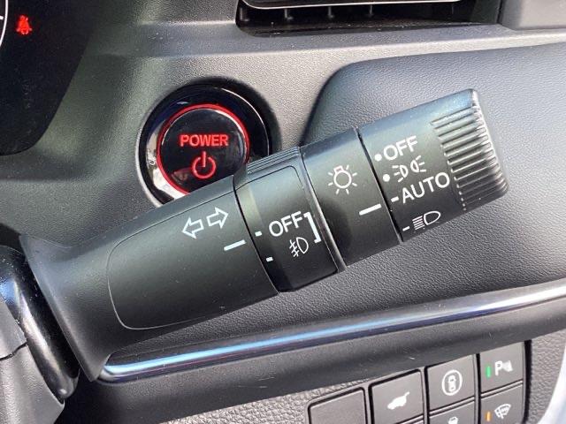 �y�I�[�g���C�g�i�`�t�s�n�j�z�O�̖��邳���V�X�e�������m���āA�����Ńw�b�h���C�g���_�����܂��I�w�b�h���C�g�����Y���h���֗��@�\�ł�