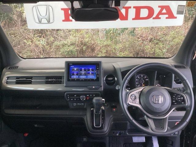 �t�����g�K���X���傫���A���C�h�Ȏ��E�ŉ^�]�����₷���Ȃ�悤�ɁA�݌v����Ă��܂��B