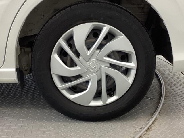 �X�`�[���z�C�[���ɂ́A�z���_�����̃z�C�[���J�o�[���t���Ă��܂��B