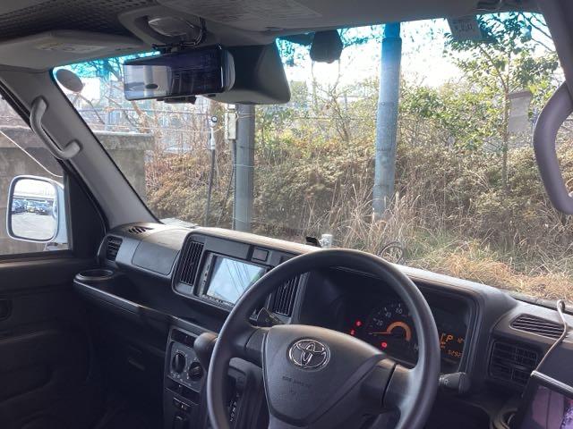 �t�����g�K���X���傫���A���C�h�Ȏ��E�ŉ^�]�����₷���Ȃ�悤�ɁA�݌v����Ă��܂��B