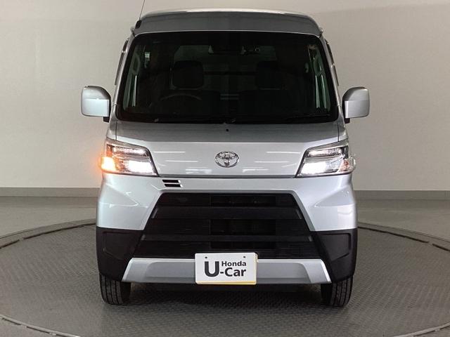 �k�d�c�w�b�h���C�g�𑕔����Ă��܂��B�k�d�c�w�b�h���C�g�͂ƂĂ����邭�A�J�̓����ԑ��s�����S�E���S�ł��B