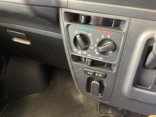 �N���ȒP����̃}�j���A���G�A�R���ł��B