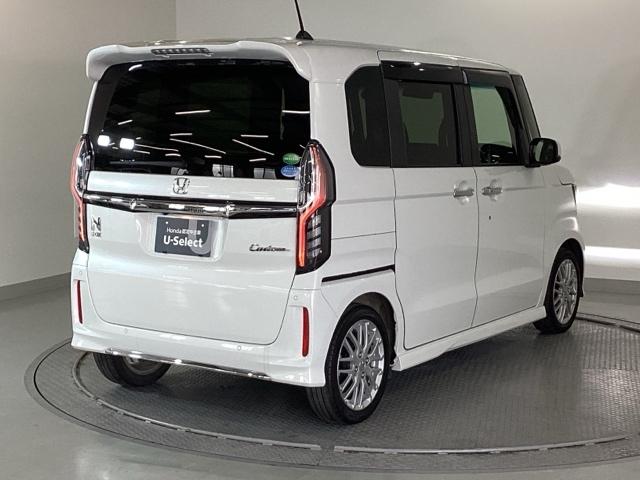 Ｎ－ＢＯＸカスタム Ｌターボ　メモリーナビ　ドラレコ　ＥＴＣ　リアカメラ　Ｗパワスラ　スマキ　プリクラッシュセーフティー　地デジ対応　後カメラ　シートＨ　ＥＳＣ　サイドエアバック　革シート　ＥＣＯＮ　ＵＳＢポート　ＤＶＤ再生可（9枚目）