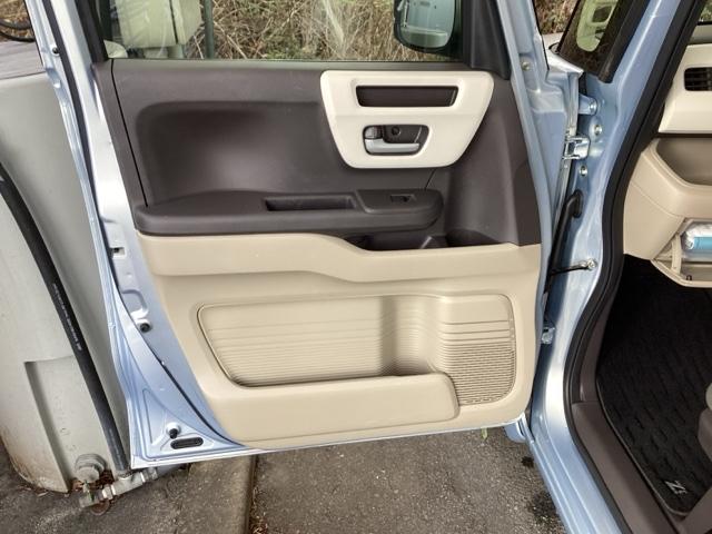 Ｎ－ＢＯＸ Ｇ・Ｌホンダセンシング　メモリーナビ　ドラレコ　ＥＴＣ　リアカメラ　ベンチＳ　記録簿付き　スマートキープッシュスタート　Ｄレコ　両側スライド片側電動　ＤＶＤ可　ＰＳ　Ｓヒーター　ＵＳＢ接続　キーフリー　フルセグＴＶ　ＬＥＤ（33枚目）