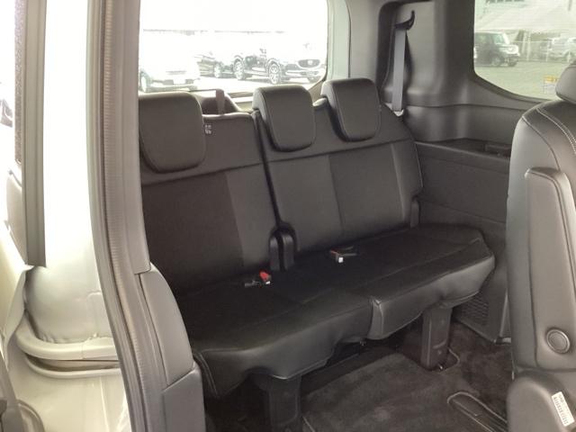 �R��ڃV�[�g�́A�������[�V�����ŏ����Ɋi�[�ł���}�W�b�N�V�[�g�Ȃ̂ŁA���Q�b�W�X�y�[�X�̓t���b�g�ōL����܂��B