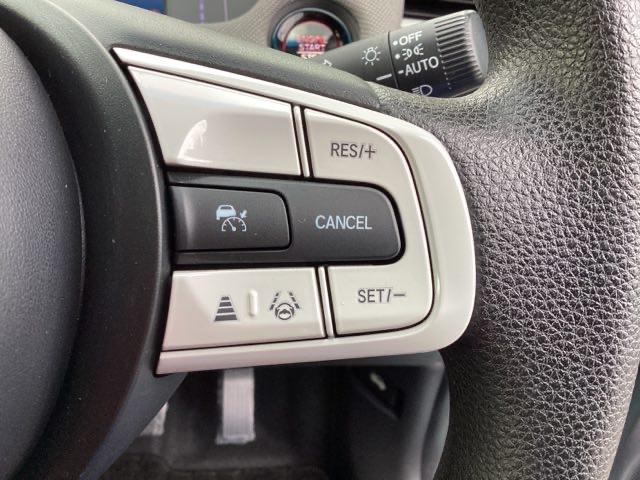 フィット クロスター　メモリーナビ　ＥＴＣ　フルセグ　リアカメラ　衝突被害軽減装置　Ｃソナー　カーテンエアバック　バックモニター　ＤＶＤ　ＵＳＢ入力　ＬＥＤヘッド　盗難防止装置　Ａストップ　オートクルーズ　オートエアコン（35枚目）