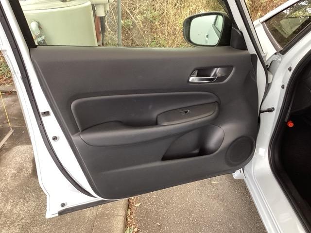 フィット ホーム 純正メモリーナビ リアカメラ カーテンエアバック サポカー LEDヘットライト オートクルーズ 前後障害物センサー 横滑り防止機能 アイドリングストップ 記録簿付 オートライト イモビ USB ABS(32枚目)