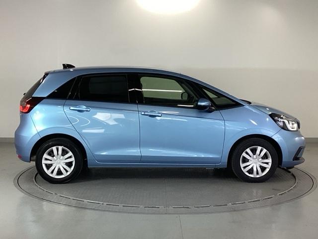 フィット ｅ：ＨＥＶホーム　メモリーナビ　ドラレコ　リアカメラ　フルセグ地デジＴＶ　助手席エアバック　衝突軽減ブレ－キ　前後障害物センサー　アクティブクルーズコントロール　ＤＶＤ再生可　Ｂモニター　整備記録簿　ＵＳＢ　Ｄレコ（32枚目）