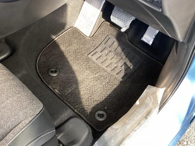 フィット ｅ：ＨＥＶホーム　メモリーナビ　ドラレコ　リアカメラ　フルセグ地デジＴＶ　助手席エアバック　衝突軽減ブレ－キ　前後障害物センサー　アクティブクルーズコントロール　ＤＶＤ再生可　Ｂモニター　整備記録簿　ＵＳＢ　Ｄレコ（54枚目）