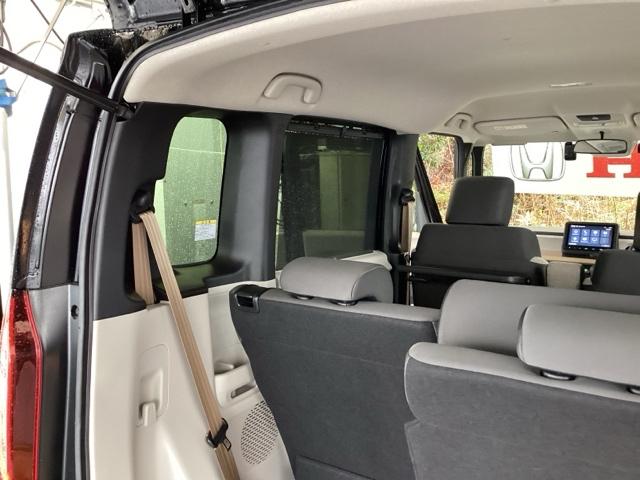 Ｎ－ＢＯＸ ベースグレード　試乗車　メモリーナビ　ドラレコ　ＥＴＣ　ＥＣＯＮ　Ｓヒーター　ＬＥＤヘットライト　ブレーキサポート　キーフリーシステム　盗難防止装置　パワーウインドー　ナビＴＶ　スマートキーシステム　サイドエアバック（64枚目）