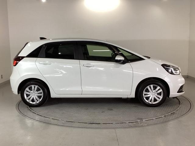 フィット ホーム　純正ナビ　フルセグ　リアカメラ　前後センサー　レーダークルコン　地デジチューナー　レーンキープ　横滑り防止　衝突軽減ブレーキ　サイドエアバッグ　ＵＳＢ　ドラレコ　ＥＴＣ　ＡＡＣ　スマ－トキ－　ＤＶＤ（32枚目）