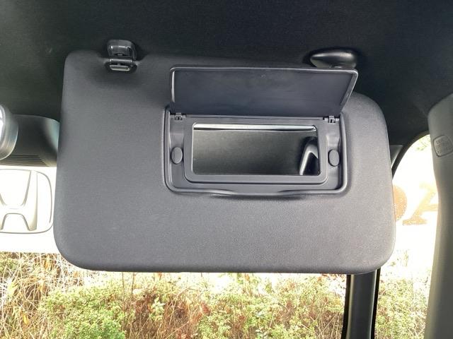 Ｎ－ＢＯＸカスタム Ｌ　メモリーナビ　ドラレコ　ＥＴＣ　リアカメラ　スマートキーシステム　ヒーター　電動格納式ドアミラー　リヤカメラ　サイドカーテンエアバック　記録簿　ナビ＆ＴＶ　ＵＳＢポート　ＬＥＤ　キーフリー　ＤＶＤ（46枚目）