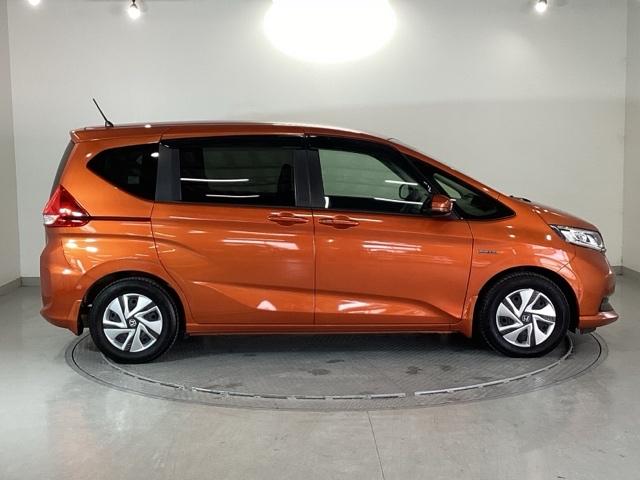 フリードハイブリッド ハイブリッド・Ｇホンダセンシング　純正メモリーナビ　両側電動スライドドア　アダプティブクルーズＣ　衝突安全ボディ　ＢＬＵＥＴＯＯＴＨ　車線逸脱防止　Ｗエアバッグ　ミュージックプレイヤー接続可　記録簿付　ＤＶＤ再生　Ｒカメ　Ｓヒーター（32枚目）