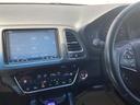 ヴェゼル ハイブリッドZ・ホンダセンシング ホンダ純正メモリーナビ 地デジフルセグTV BLUETOOTH 電動ミラー LKAS カーテンエアバック スマキー シートヒータ 横滑り防止システム DVD再生機能 盗難防止装置 ナビ&TV エアコン 中古車画像_3