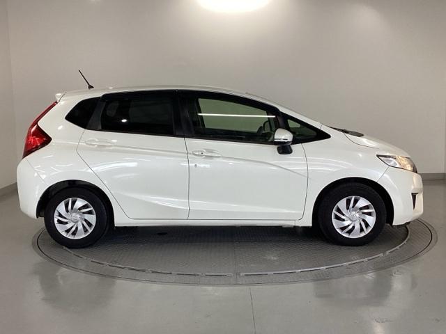 フィット 13G・Fパッケージ 純正ナビ ワンセグ リアカメラ イモビ DVD再生可能 スマ-トキ- VSA ETC付き 助手席エアバッグ Rカメラ オートエアコン エアバック PS キ-フリ- 1セグ PW ABS TVナビ(29枚目)