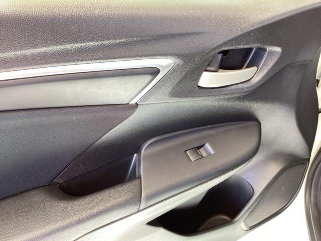 フィット 13G・Fパッケージ 純正ナビ ワンセグ リアカメラ イモビ DVD再生可能 スマ-トキ- VSA ETC付き 助手席エアバッグ Rカメラ オートエアコン エアバック PS キ-フリ- 1セグ PW ABS TVナビ(36枚目)