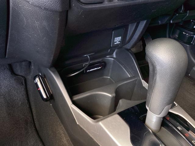 フィット 13G・Fパッケージ 純正ナビ ワンセグ リアカメラ イモビ DVD再生可能 スマ-トキ- VSA ETC付き 助手席エアバッグ Rカメラ オートエアコン エアバック PS キ-フリ- 1セグ PW ABS TVナビ(41枚目)