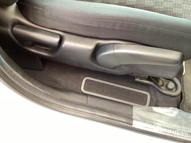 フィット 13G・Fパッケージ 純正ナビ ワンセグ リアカメラ イモビ DVD再生可能 スマ-トキ- VSA ETC付き 助手席エアバッグ Rカメラ オートエアコン エアバック PS キ-フリ- 1セグ PW ABS TVナビ(45枚目)