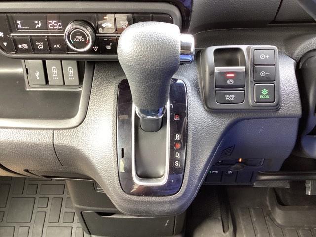 N-BOXカスタム L メモリーナビ ドラレコ ETC Pソナー 禁煙 サイドエアバッグ ナビTV Aストップ シートヒータ ベンチシート 点検記録簿 キーフリーシステム LEDライト リアカメ クルーズコントロール AC(16枚目)