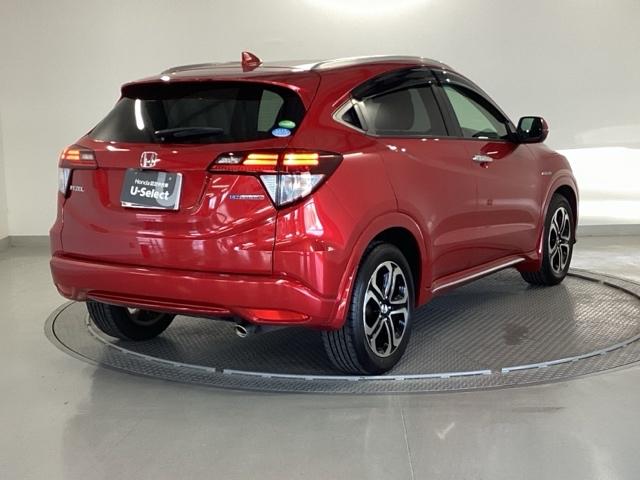 ヴェゼル ハイブリッドZ・ホンダセンシング 純正ナビ フルセグ リアカメラ レーダーサポート DVD再生機能 横滑り防止システム バックアイカメラ 盗難防止装置 シートヒーター付 スマ-トキ- ECOモード パワーウィンド サイドエアバッグ(8枚目)