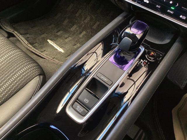 ヴェゼル ハイブリッドZ・ホンダセンシング 純正ナビ フルセグ リアカメラ レーダーサポート DVD再生機能 横滑り防止システム バックアイカメラ 盗難防止装置 シートヒーター付 スマ-トキ- ECOモード パワーウィンド サイドエアバッグ(15枚目)