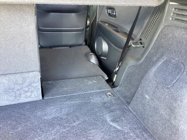 ヴェゼル ハイブリッドZ・ホンダセンシング 純正ナビ フルセグ リアカメラ レーダーサポート DVD再生機能 横滑り防止システム バックアイカメラ 盗難防止装置 シートヒーター付 スマ-トキ- ECOモード パワーウィンド サイドエアバッグ(22枚目)