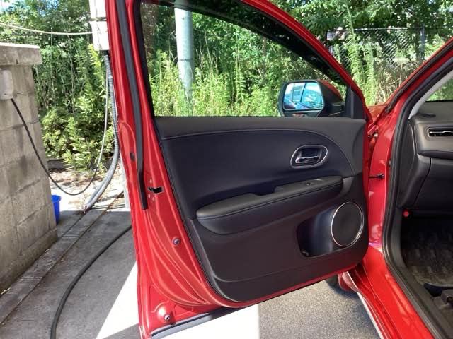 ヴェゼル ハイブリッドZ・ホンダセンシング 純正ナビ フルセグ リアカメラ レーダーサポート DVD再生機能 横滑り防止システム バックアイカメラ 盗難防止装置 シートヒーター付 スマ-トキ- ECOモード パワーウィンド サイドエアバッグ(33枚目)