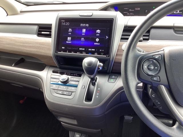 フリード G メモリーナビ ETC リアカメラ Aクルーズ 記録簿 3列シート LEDヘッドライト パワーウインドウ 地デジ Rカメラ イモビ VSA USB エアコン エアバッグ スマートキー ECONモード(6枚目)