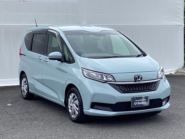 フリード G メモリーナビ ETC リアカメラ Aクルーズ 記録簿 3列シート LEDヘッドライト パワーウインドウ 地デジ Rカメラ イモビ VSA USB エアコン エアバッグ スマートキー ECONモード(8枚目)