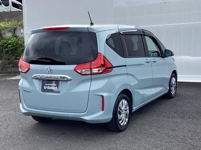 フリード G メモリーナビ ETC リアカメラ Aクルーズ 記録簿 3列シート LEDヘッドライト パワーウインドウ 地デジ Rカメラ イモビ VSA USB エアコン エアバッグ スマートキー ECONモード(9枚目)