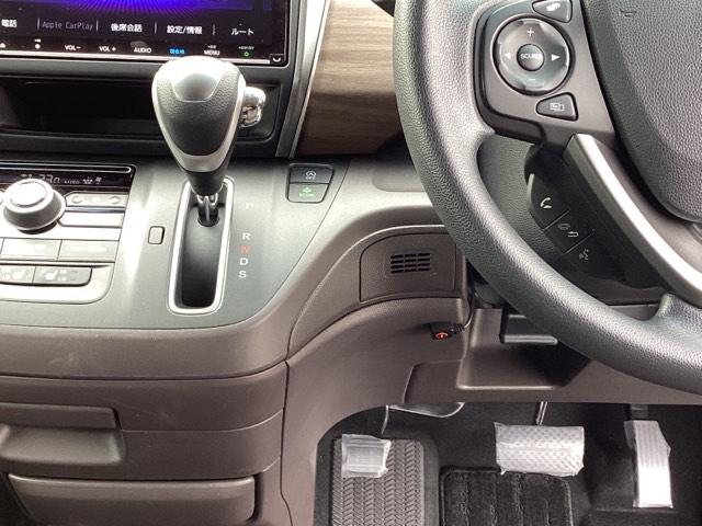 フリード G メモリーナビ ETC リアカメラ Aクルーズ 記録簿 3列シート LEDヘッドライト パワーウインドウ 地デジ Rカメラ イモビ VSA USB エアコン エアバッグ スマートキー ECONモード(15枚目)