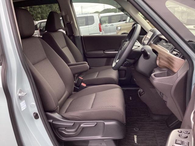 フリード G メモリーナビ ETC リアカメラ Aクルーズ 記録簿 3列シート LEDヘッドライト パワーウインドウ 地デジ Rカメラ イモビ VSA USB エアコン エアバッグ スマートキー ECONモード(17枚目)