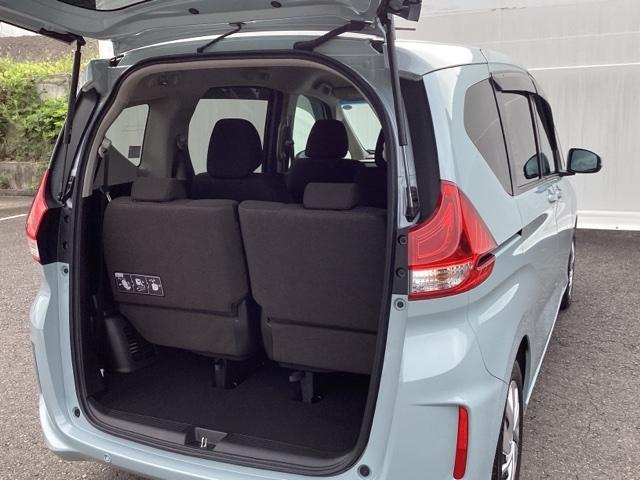 フリード G メモリーナビ ETC リアカメラ Aクルーズ 記録簿 3列シート LEDヘッドライト パワーウインドウ 地デジ Rカメラ イモビ VSA USB エアコン エアバッグ スマートキー ECONモード(19枚目)