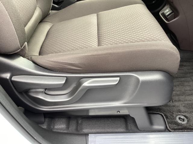 フリード G メモリーナビ ETC リアカメラ Aクルーズ 記録簿 3列シート LEDヘッドライト パワーウインドウ 地デジ Rカメラ イモビ VSA USB エアコン エアバッグ スマートキー ECONモード(24枚目)