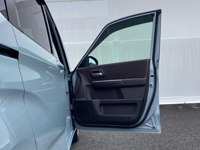 フリード G メモリーナビ ETC リアカメラ Aクルーズ 記録簿 3列シート LEDヘッドライト パワーウインドウ 地デジ Rカメラ イモビ VSA USB エアコン エアバッグ スマートキー ECONモード(26枚目)