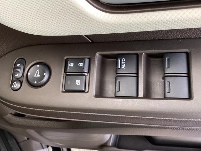 N-BOX EX メモリーナビ ドラレコ ETC クリソナ 衝突被害軽減装置 盗難防止装置 LEDヘッド フルセグTV パワーステアリング ABS キーレス スマートキー&プッシュスタート USB接続 DVD再生(26枚目)