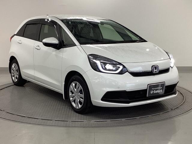 フィット e:HEVホーム 純正ナビ フルセグ リアカメラ 前後誤発進抑制機能 クリソナ 助手席エアバッグ 運転席エアバッグ アイドリングストップ LEDライト USB接続 バックカメラ ABS サイドエアバッグ スマートキー(7枚目)