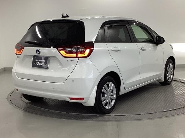 フィット e:HEVホーム 純正ナビ フルセグ リアカメラ 前後誤発進抑制機能 クリソナ 助手席エアバッグ 運転席エアバッグ アイドリングストップ LEDライト USB接続 バックカメラ ABS サイドエアバッグ スマートキー(8枚目)