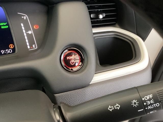 フィット e:HEVホーム 純正ナビ フルセグ リアカメラ 前後誤発進抑制機能 クリソナ 助手席エアバッグ 運転席エアバッグ アイドリングストップ LEDライト USB接続 バックカメラ ABS サイドエアバッグ スマートキー(15枚目)