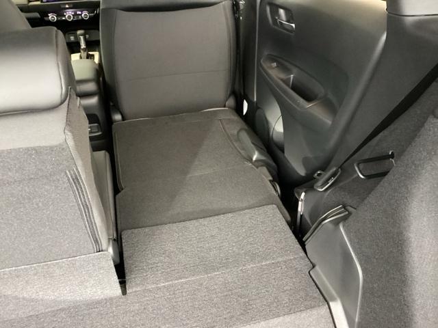 フィット e:HEVホーム 純正ナビ フルセグ リアカメラ 前後誤発進抑制機能 クリソナ 助手席エアバッグ 運転席エアバッグ アイドリングストップ LEDライト USB接続 バックカメラ ABS サイドエアバッグ スマートキー(22枚目)