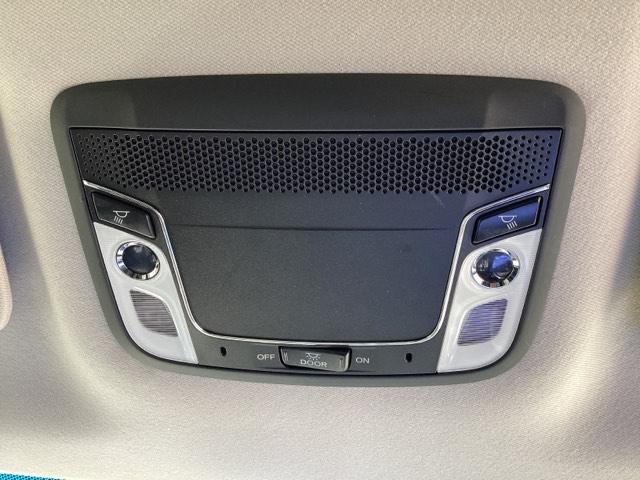 ヴェゼル Ｇ　メモリーナビ　ＥＴＣ　横滑り防止機能　スマートキー　イモビ　アイドリングストップ機能　ＡＢＳ　キーレス　ＤＶＤ再生　パワーウィンドウ　オートエアコン　パワーステアリング　エアバッグ（15枚目）