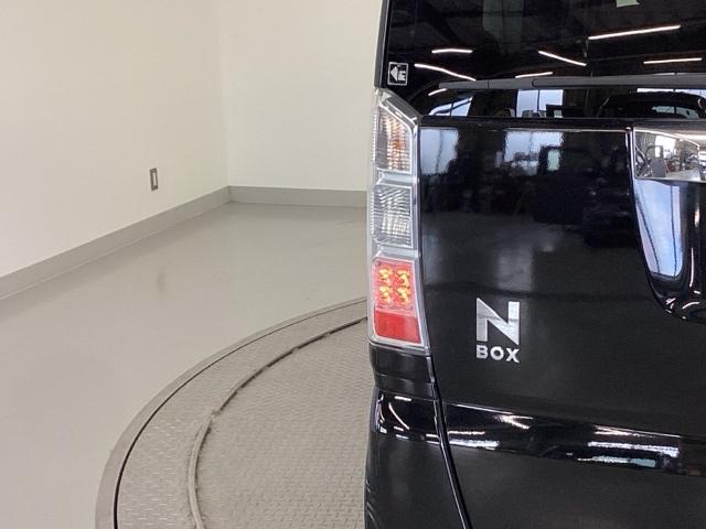 N-BOX GSSパッケージ 純正ナビ あんしんパッケージ リアカメラ W電動ドア ブレーキサポート ダブルエアバック TVナビ イモビ 1セグTV スマートキー&プッシュスタート DVD視聴可 ベンチシ-ト フルオートエアコン(33枚目)