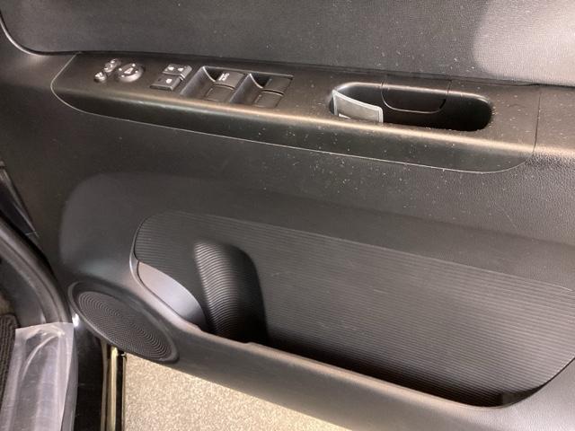 N-BOX GSSパッケージ 純正ナビ あんしんパッケージ リアカメラ W電動ドア ブレーキサポート ダブルエアバック TVナビ イモビ 1セグTV スマートキー&プッシュスタート DVD視聴可 ベンチシ-ト フルオートエアコン(50枚目)