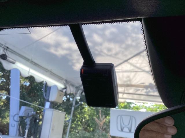 フィット e:HEVホーム 試乗車 メモリーナビ ドラレコ ETC 前後誤発進抑制機能 助手席エアバッグ 運転席エアバッグ アイドリングストップ 禁煙 LEDライト USB接続 バックカメラ ABS サイドエアバッグ DVD再生(14枚目)