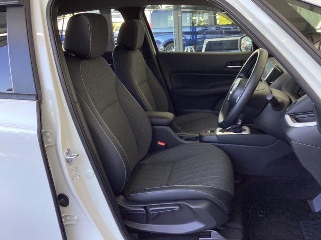 フィット e:HEVホーム 試乗車 メモリーナビ ドラレコ ETC 前後誤発進抑制機能 助手席エアバッグ 運転席エアバッグ アイドリングストップ 禁煙 LEDライト USB接続 バックカメラ ABS サイドエアバッグ DVD再生(18枚目)