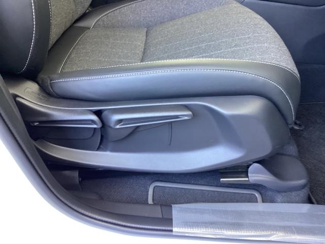 フィット e:HEVホーム 試乗車 メモリーナビ ドラレコ ETC 前後誤発進抑制機能 助手席エアバッグ 運転席エアバッグ アイドリングストップ 禁煙 LEDライト USB接続 バックカメラ ABS サイドエアバッグ DVD再生(24枚目)