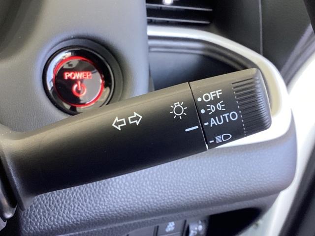 フィット e:HEVホーム 試乗車 メモリーナビ ドラレコ ETC 前後誤発進抑制機能 助手席エアバッグ 運転席エアバッグ アイドリングストップ 禁煙 LEDライト USB接続 バックカメラ ABS サイドエアバッグ DVD再生(35枚目)